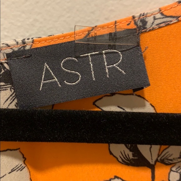 ASTR Blouse - Picture 4 of 5